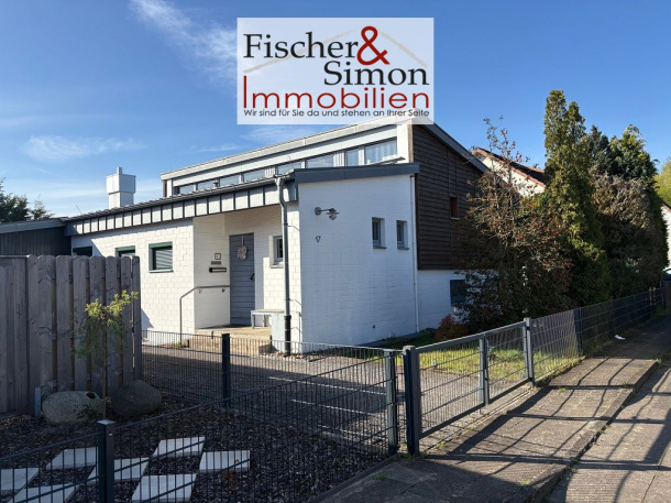 Nienburg-besonderes Architektenhaus auf mehreren Ebenen mit erneuertem, gedämmtem Zinkdach