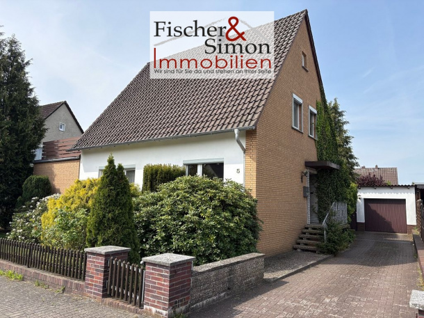 Rehburg-Loccum: ansprechendes Einfamilienhaus m. Einliegerwohnung, Keller, Garage u. schönem Garten