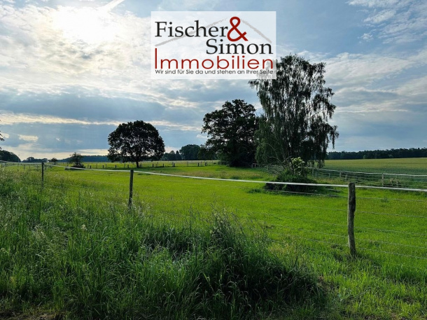 Stöckse-exklusives und naturnahes Baugrundstück mit 2.460 m² (teilbar) u. freiem Blick ins Grüne