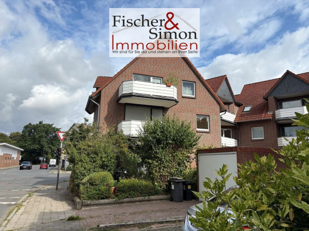 Nienburg-Stadt-großzügige 3 Zimmerwohnung mit Loggia im 1. OG einer gepflegten Wohnanlage