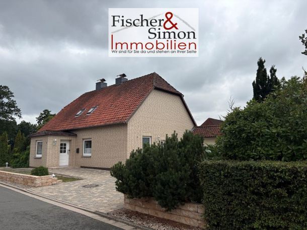 Landesbergen-modernisierte und laufend gut unterhaltene Immobilie mit Nebengebäude, ruhig gelegen